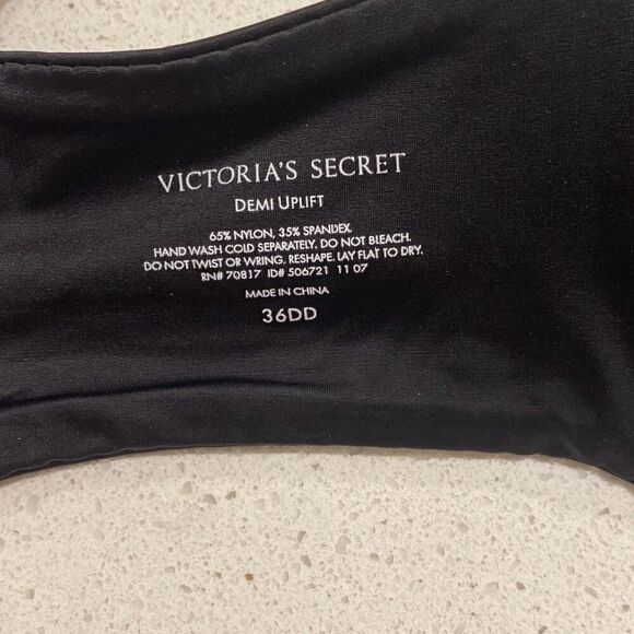 Victoria’s Secret bra, Demi Uplift size 36DD - Picture 4 of 4